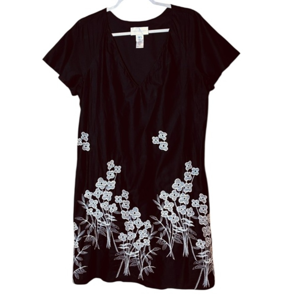 NA XXXX  ???? Black White Floral Embroidered